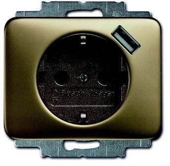 ABB 2011-0-6186 Розетка Schuko с устройством зарядным USB, 20 EUCBUSB-21-500, Alpha бронза, 16А, 700 мА, электронная защита от перегрузки и КЗ, безвинтовые клеммы, защитные шторки,