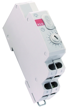BEG 92655 Таймер SCT1, для использования совместно с датчиками Indoor-180-TR, трех-/четырехпроводное подключение, 230В/50-60Гц, 30 сек - 10 мин, -25...+50°C, на DIN-рейку, 1TE / IP20 / белый