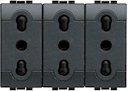 Блок из 3х розеток 2П + заземление 10А и 16А центр.расстояние 19 и 26 мм закрытого типа 3 модуля